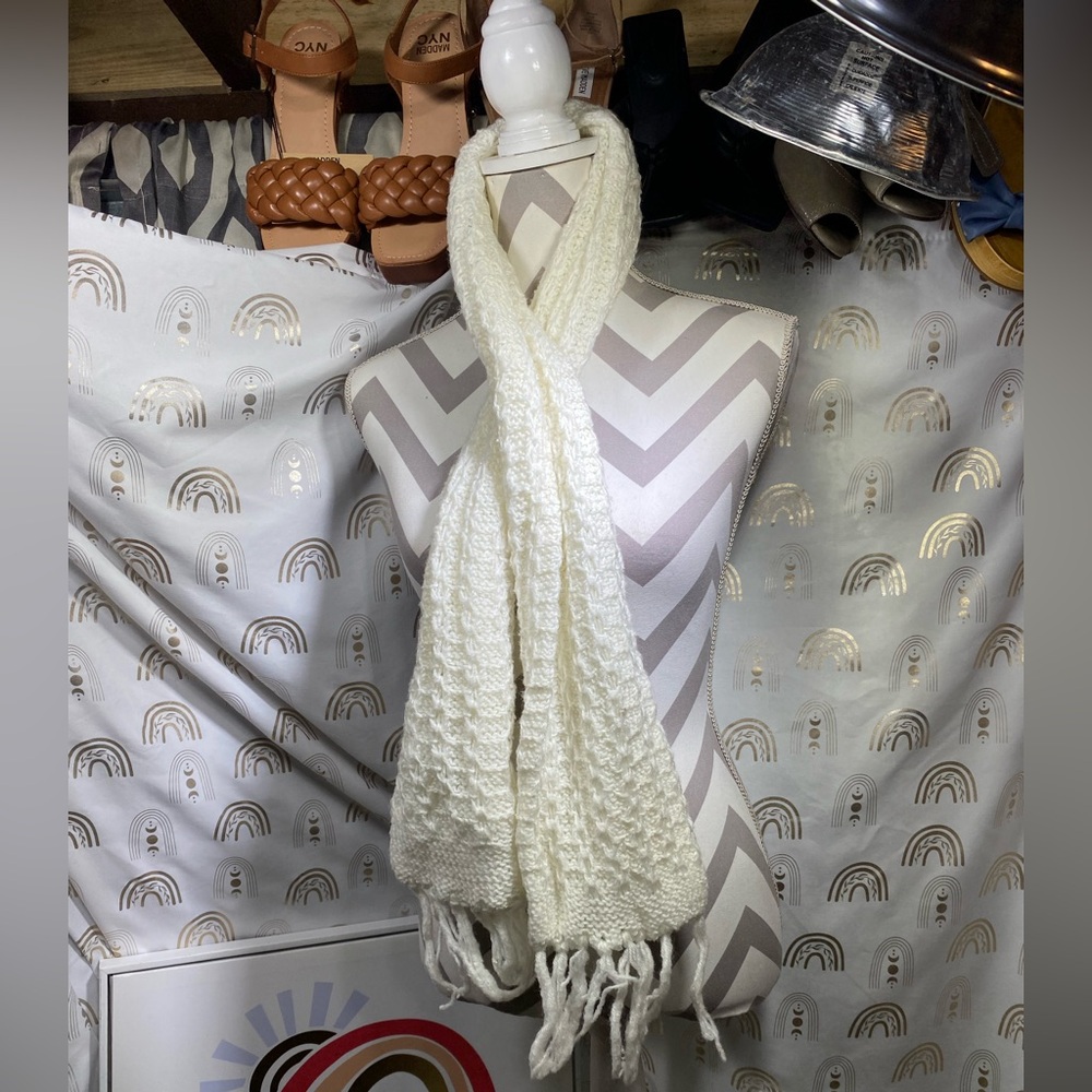 Elegant Ivory Knit Scarf with Fringe